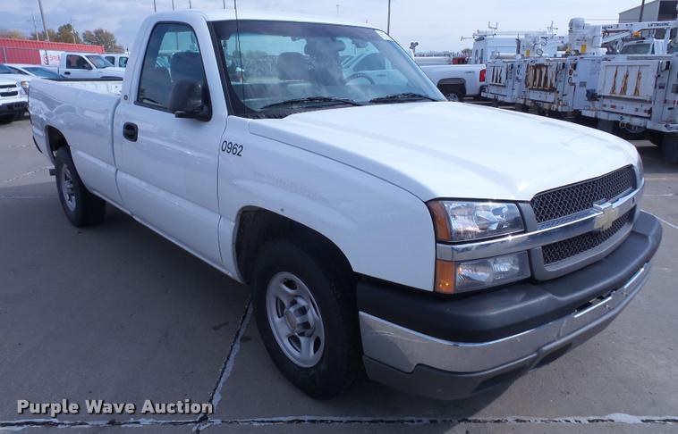 image for item DA3793 2004 Chevrolet Silverado 1500 pickup truck