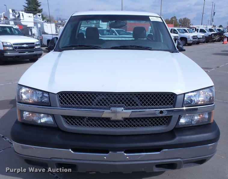 image for item DA3793 2004 Chevrolet Silverado 1500 pickup truck