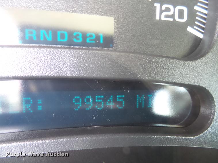 image for item DA3793 2004 Chevrolet Silverado 1500 pickup truck