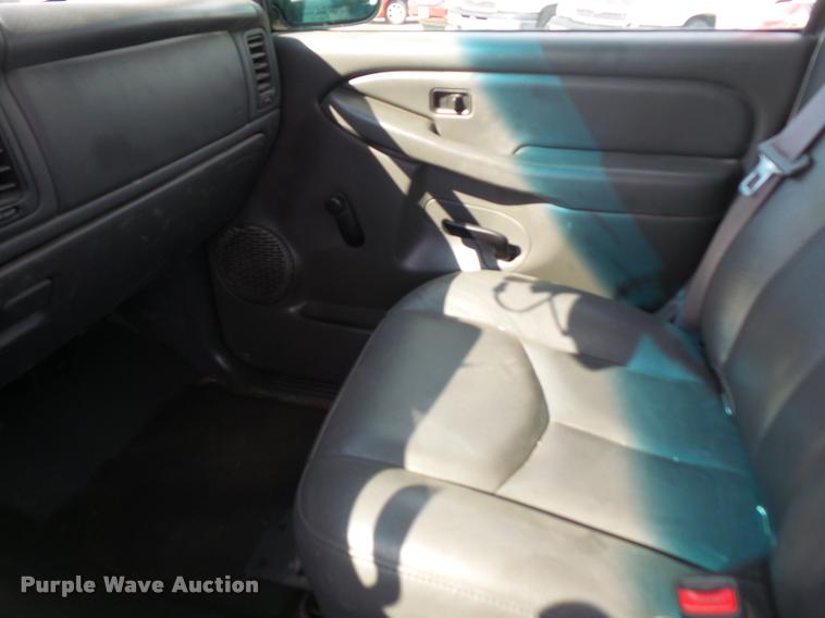 image for item DA3793 2004 Chevrolet Silverado 1500 pickup truck