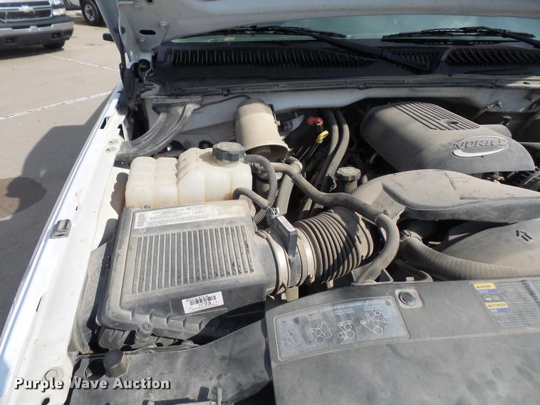 image for item DA3793 2004 Chevrolet Silverado 1500 pickup truck