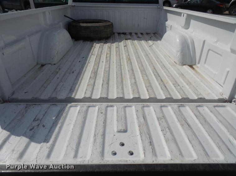 image for item DA3793 2004 Chevrolet Silverado 1500 pickup truck