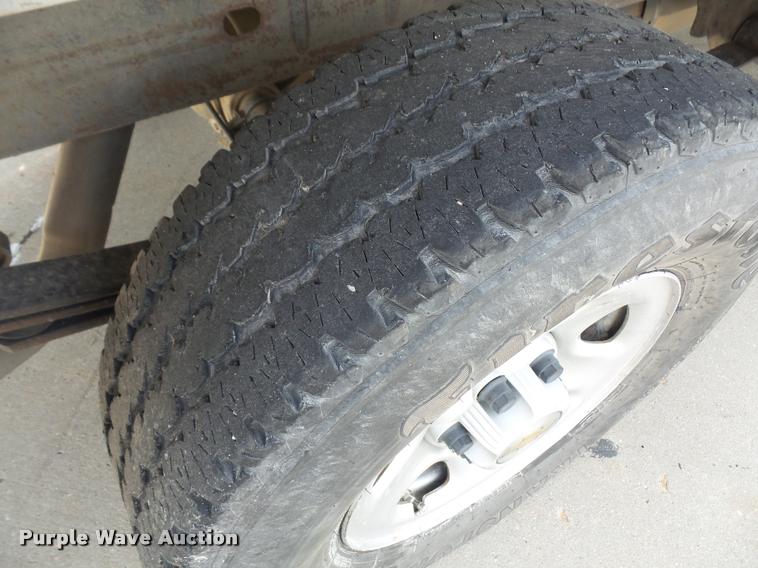 image for item DA3793 2004 Chevrolet Silverado 1500 pickup truck