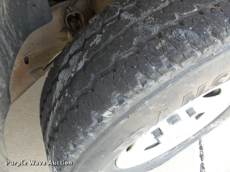 image for item DA3793 2004 Chevrolet Silverado 1500 pickup truck