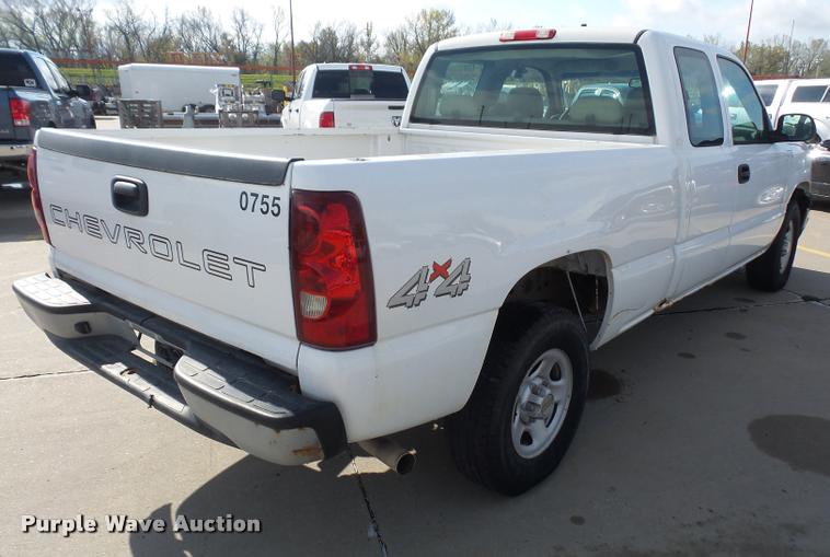 image for item DA3794 2003 Chevrolet Silverado 1500 Ext. Cab pickup truck