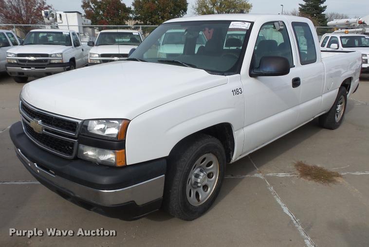 image for item DA3795 2006 Chevrolet Silverado 1500 Ext. Cab pickup truck
