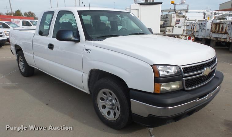 image for item DA3795 2006 Chevrolet Silverado 1500 Ext. Cab pickup truck