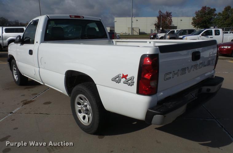 image for item DA3796 2005 Chevrolet Silverado 1500 pickup truck