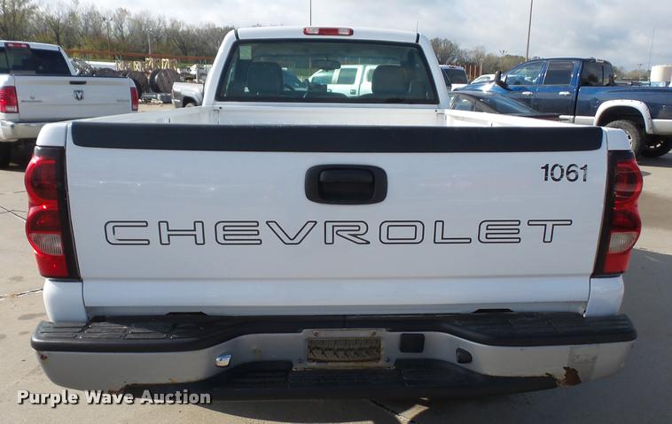 image for item DA3796 2005 Chevrolet Silverado 1500 pickup truck
