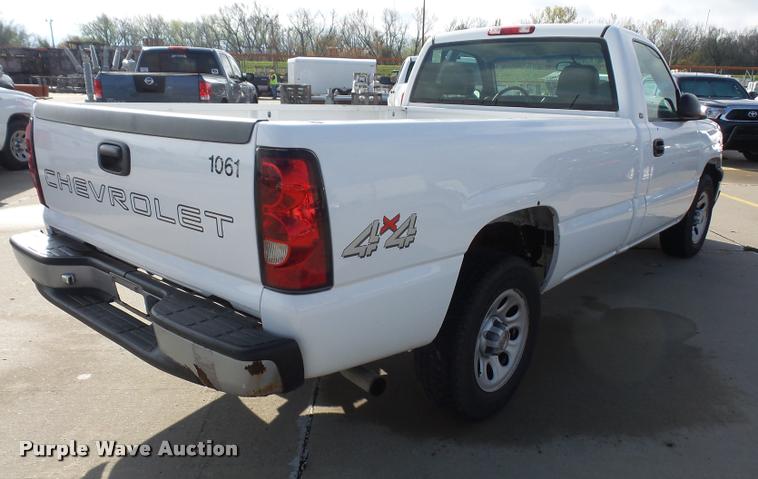 image for item DA3796 2005 Chevrolet Silverado 1500 pickup truck