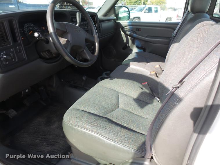 image for item DA3796 2005 Chevrolet Silverado 1500 pickup truck