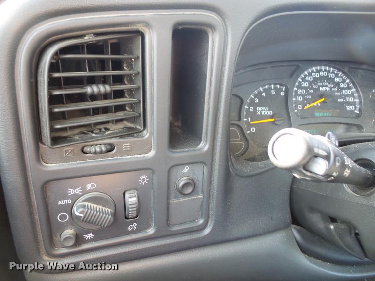 image for item DA3796 2005 Chevrolet Silverado 1500 pickup truck