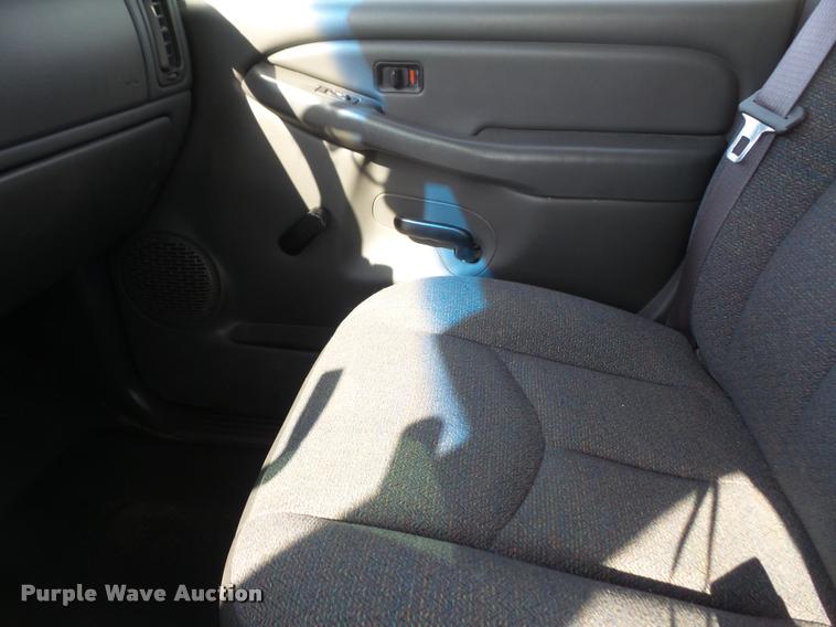 image for item DA3796 2005 Chevrolet Silverado 1500 pickup truck