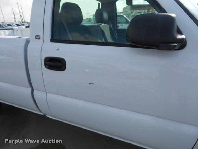image for item DA3796 2005 Chevrolet Silverado 1500 pickup truck