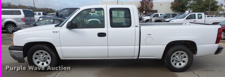 image for item DA3798 2005 Chevrolet Silverado 1500 Ext. Cab pickup truck