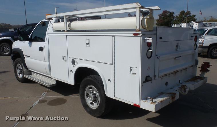 image for item DA3813 2006 Chevrolet Silverado 2500HD utility truck