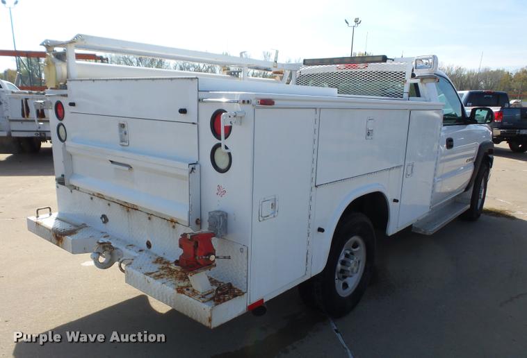 image for item DA3813 2006 Chevrolet Silverado 2500HD utility truck