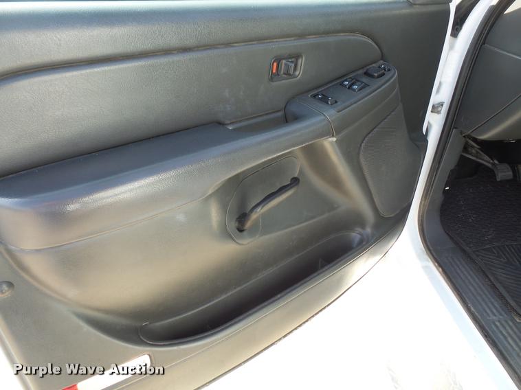image for item DA3813 2006 Chevrolet Silverado 2500HD utility truck