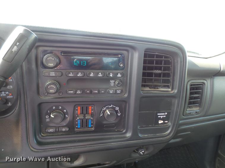 image for item DA3813 2006 Chevrolet Silverado 2500HD utility truck