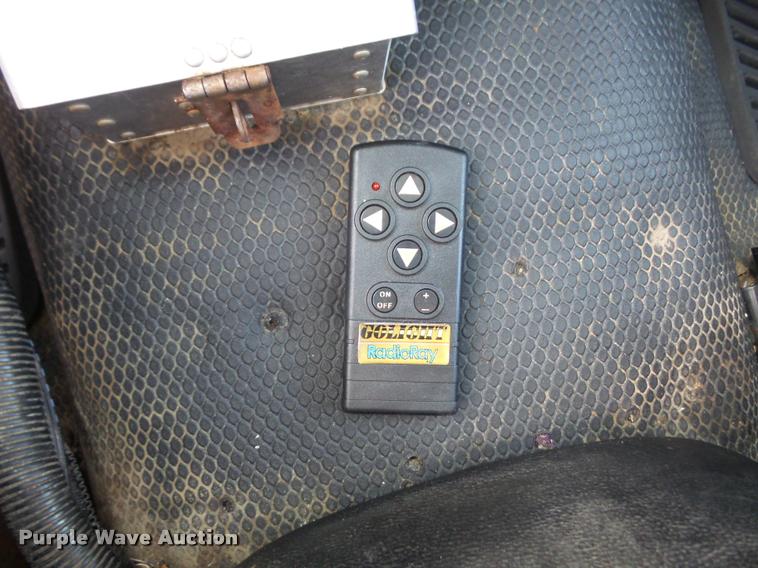 image for item DA3813 2006 Chevrolet Silverado 2500HD utility truck