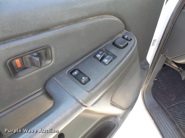 image for item DA3813 2006 Chevrolet Silverado 2500HD utility truck