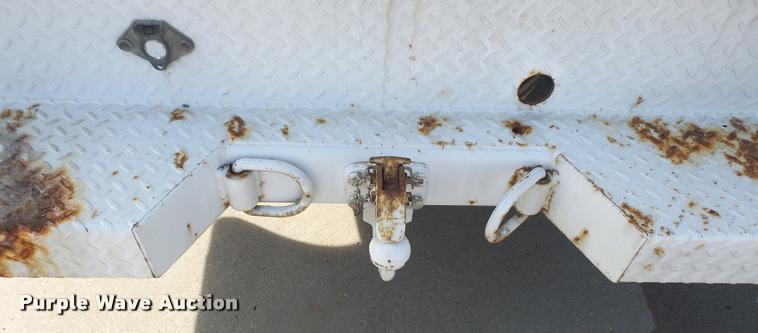 image for item DA3813 2006 Chevrolet Silverado 2500HD utility truck