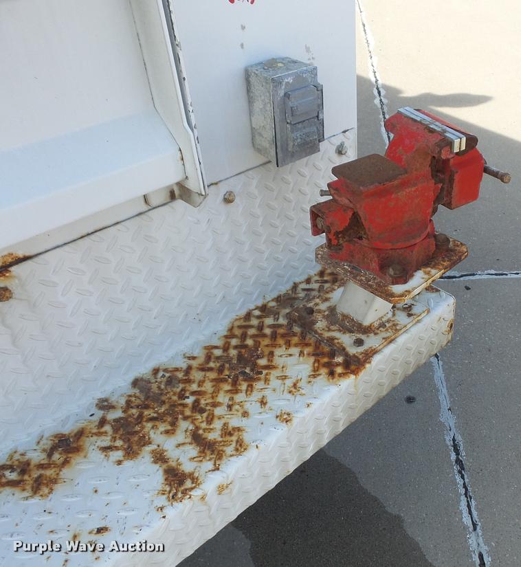 image for item DA3813 2006 Chevrolet Silverado 2500HD utility truck