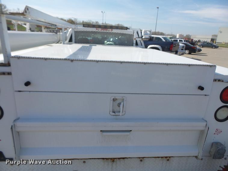 image for item DA3813 2006 Chevrolet Silverado 2500HD utility truck