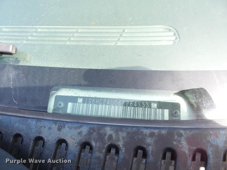 image for item DA3813 2006 Chevrolet Silverado 2500HD utility truck