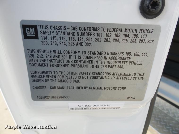 image for item DA3813 2006 Chevrolet Silverado 2500HD utility truck