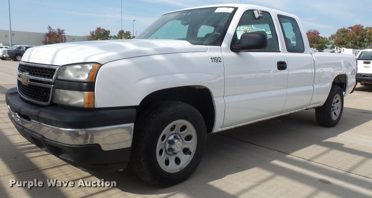 image for item DA3818 2006 Chevrolet Silverado 1500 Ext. Cab pickup truck