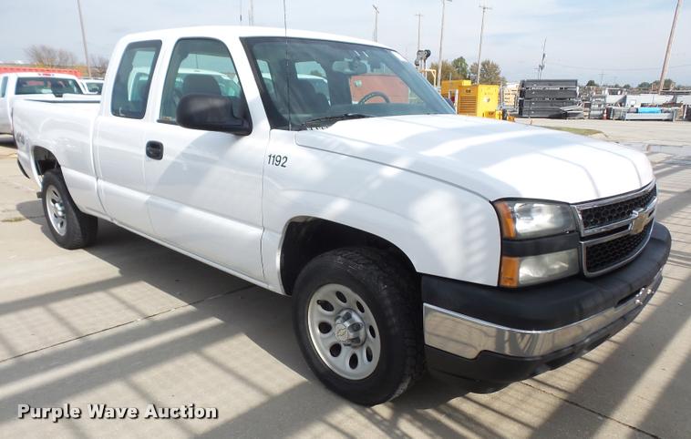 image for item DA3818 2006 Chevrolet Silverado 1500 Ext. Cab pickup truck