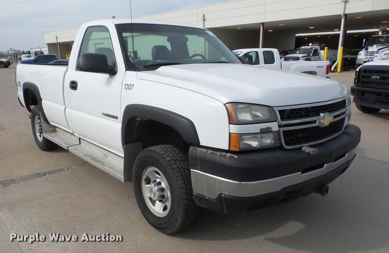 image for item DA3821 2006 Chevrolet Silverado 2500HD pickup truck