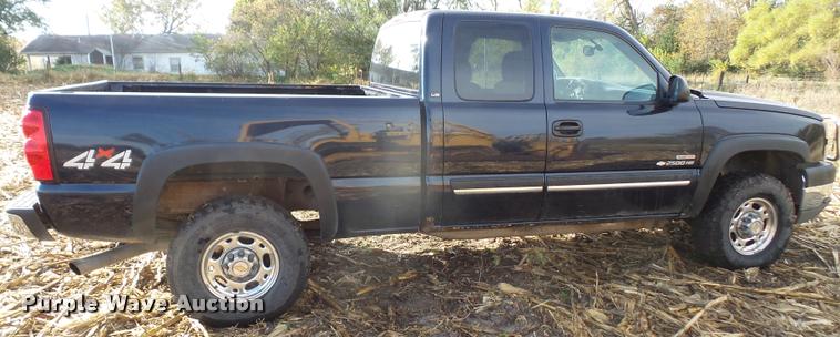image for item DA3902 2005 Chevrolet Silverado 2500HD Ext. Cab pickup truck