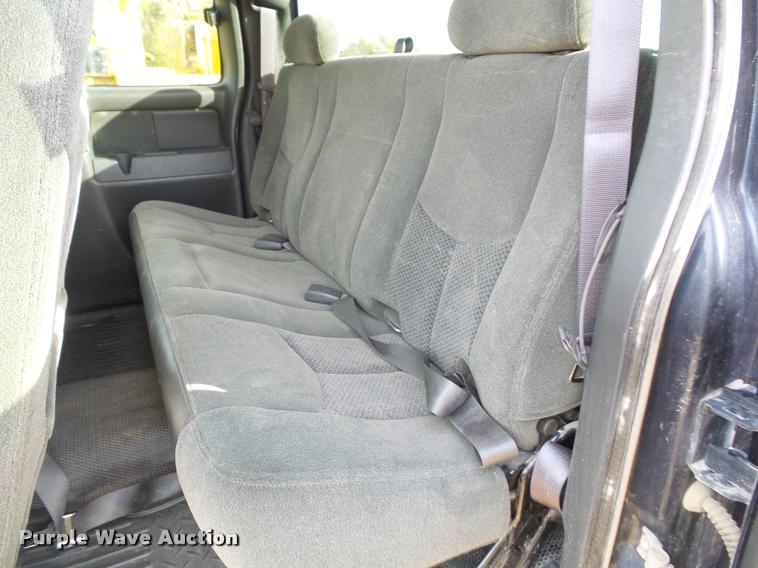image for item DA3902 2005 Chevrolet Silverado 2500HD Ext. Cab pickup truck