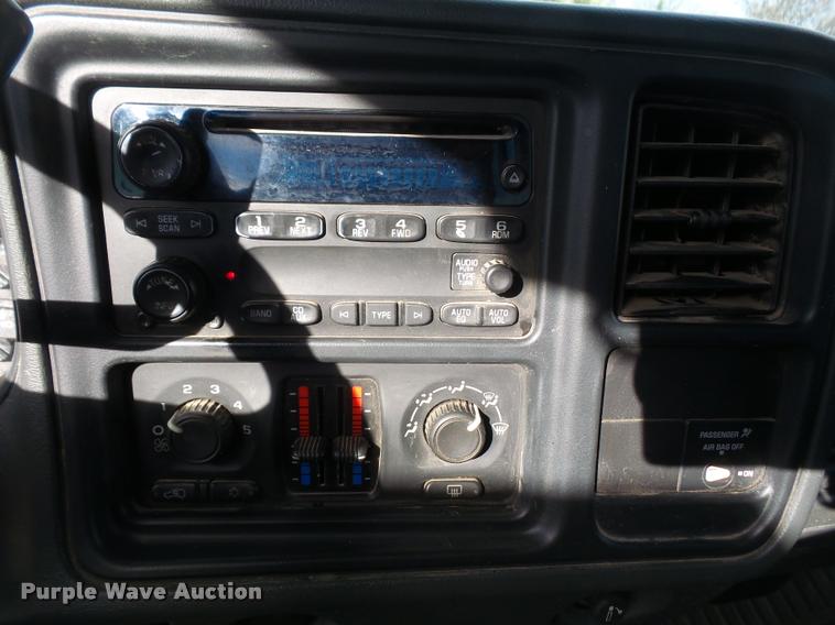 image for item DA3902 2005 Chevrolet Silverado 2500HD Ext. Cab pickup truck