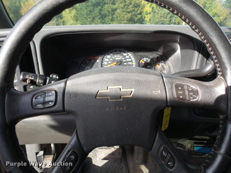 image for item DA3902 2005 Chevrolet Silverado 2500HD Ext. Cab pickup truck