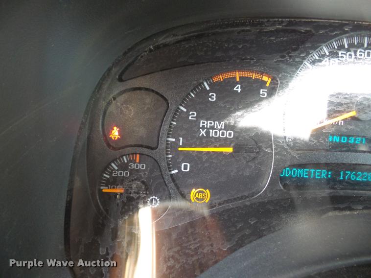 image for item DA3902 2005 Chevrolet Silverado 2500HD Ext. Cab pickup truck