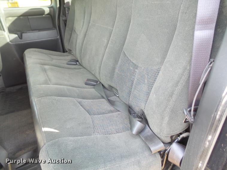 image for item DA3902 2005 Chevrolet Silverado 2500HD Ext. Cab pickup truck