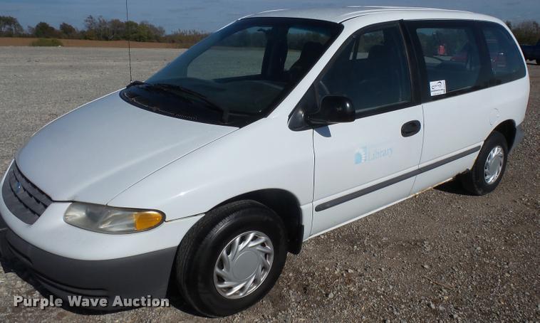 image for item DA3916 1996 Plymouth Voyager van