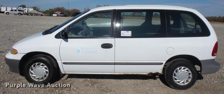 image for item DA3916 1996 Plymouth Voyager van