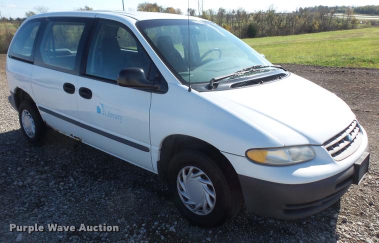 image for item DA3916 1996 Plymouth Voyager van