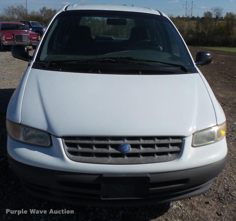 image for item DA3916 1996 Plymouth Voyager van