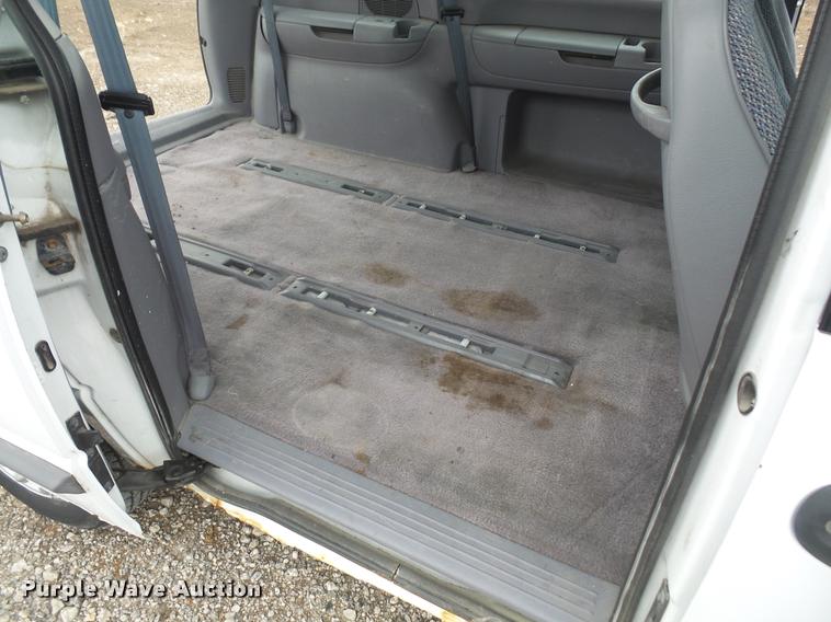 image for item DA3916 1996 Plymouth Voyager van