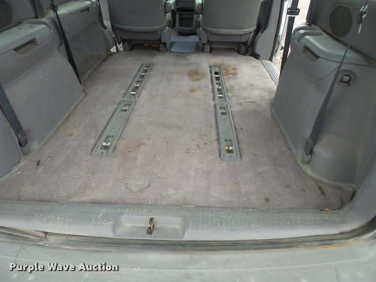 image for item DA3916 1996 Plymouth Voyager van