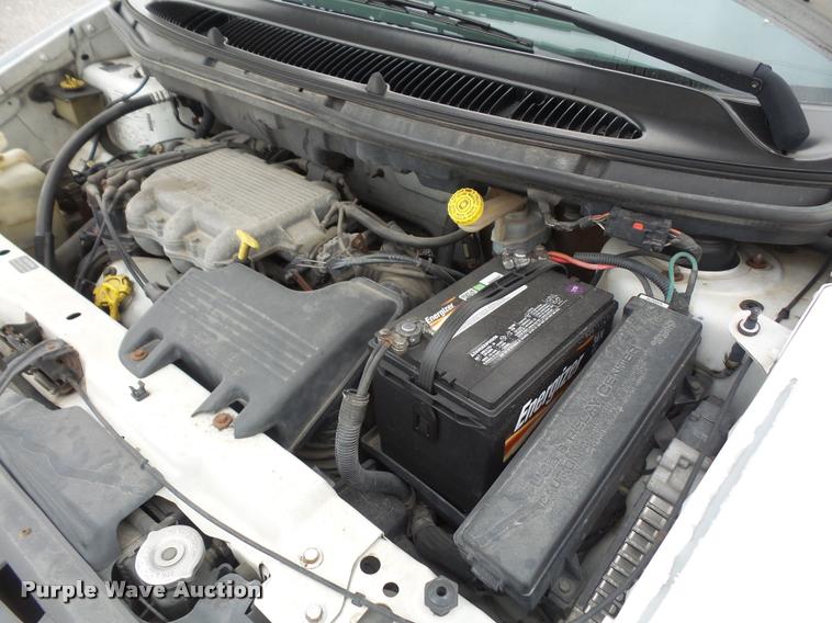 image for item DA3916 1996 Plymouth Voyager van