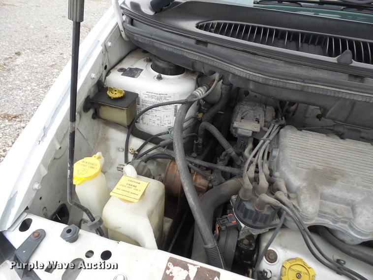 image for item DA3916 1996 Plymouth Voyager van