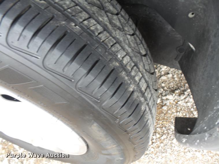 image for item DA3916 1996 Plymouth Voyager van