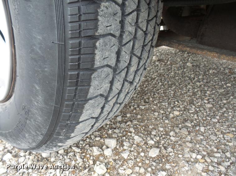 image for item DA3916 1996 Plymouth Voyager van