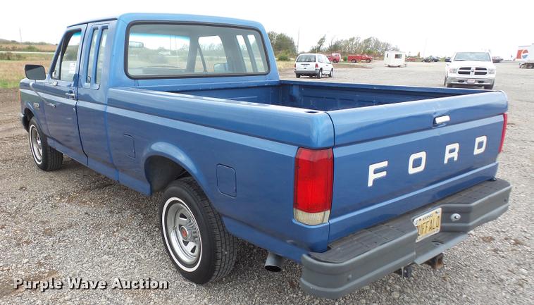 image for item DA3918 1989 Ford F150 SuperCab pickup truck